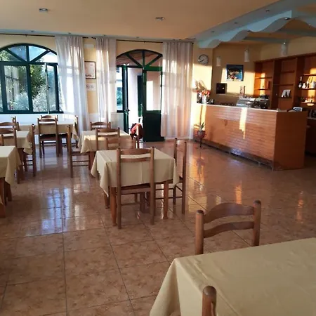 Agroni Hotel *